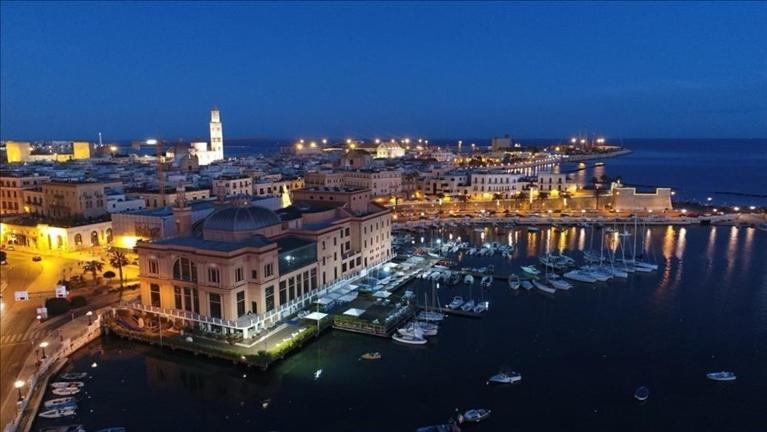 Maison Nicolai_ Centro Città, Area Molto Fornita!! * Bari